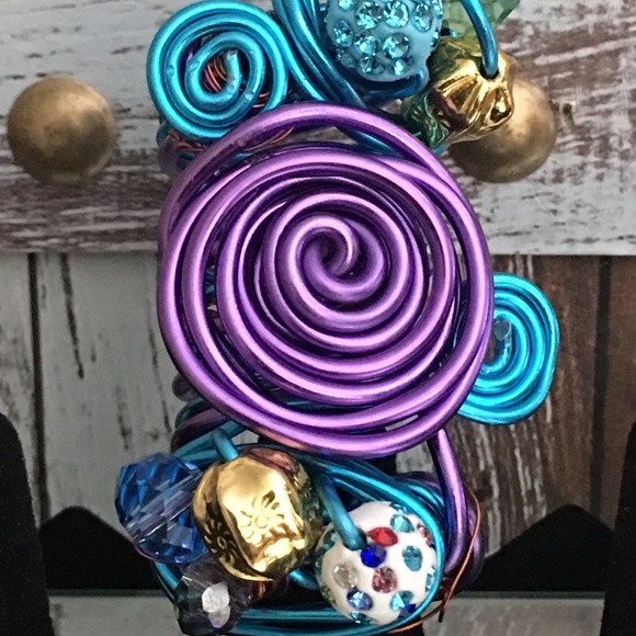 UNIQUE RING - Picture 7 of 8